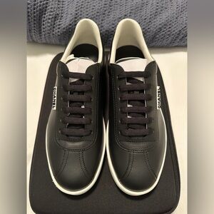 Chanel Black Leather Sneakers with Logo – Men’s 40